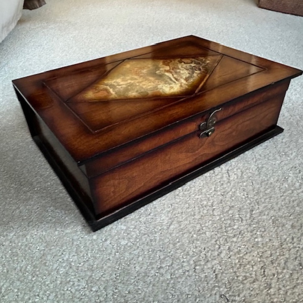 Beautiful Decorative Keepsake Wooden box SUPER FAST SHIPPING